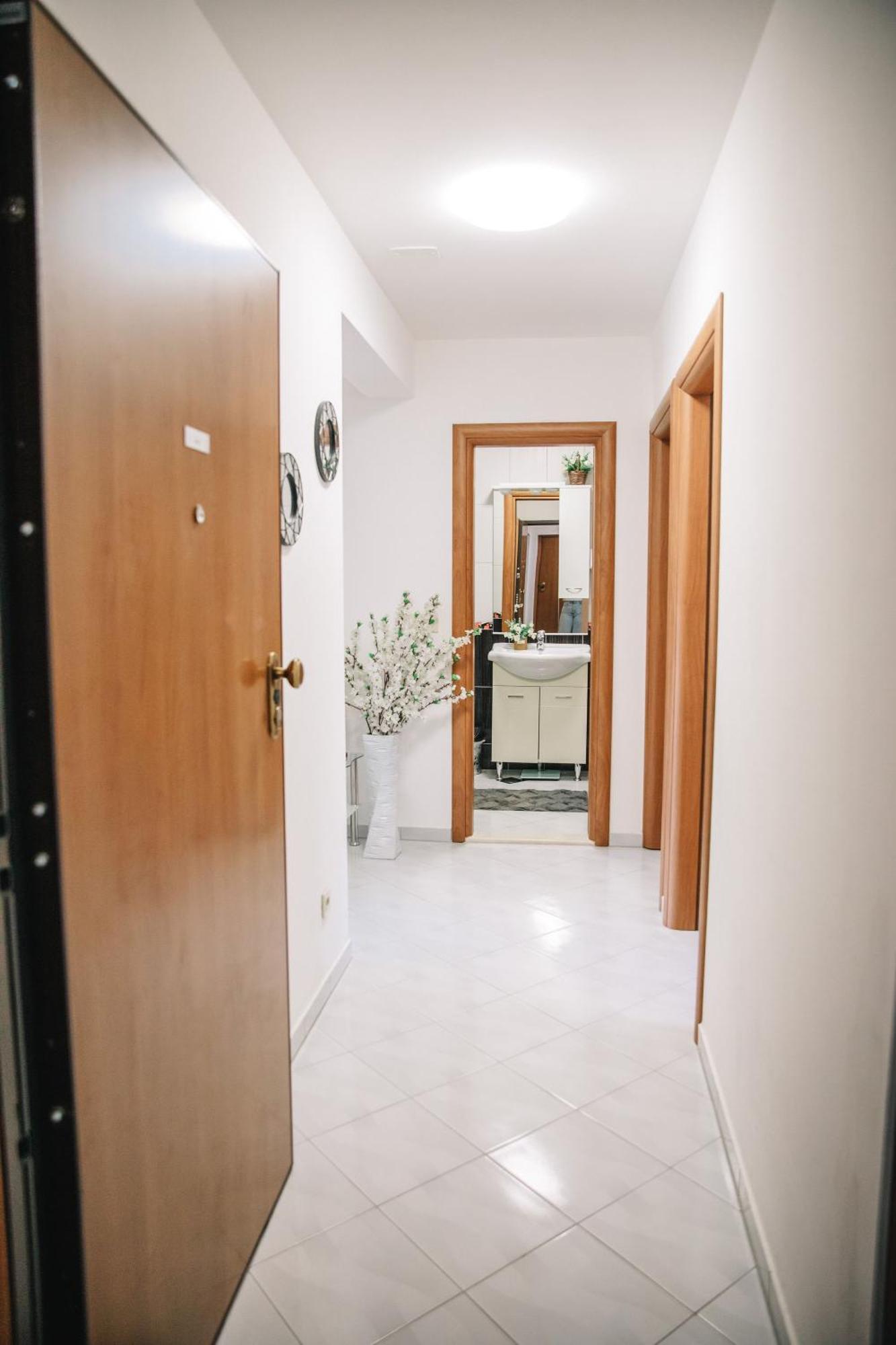 Amarilis Apartment Makarska